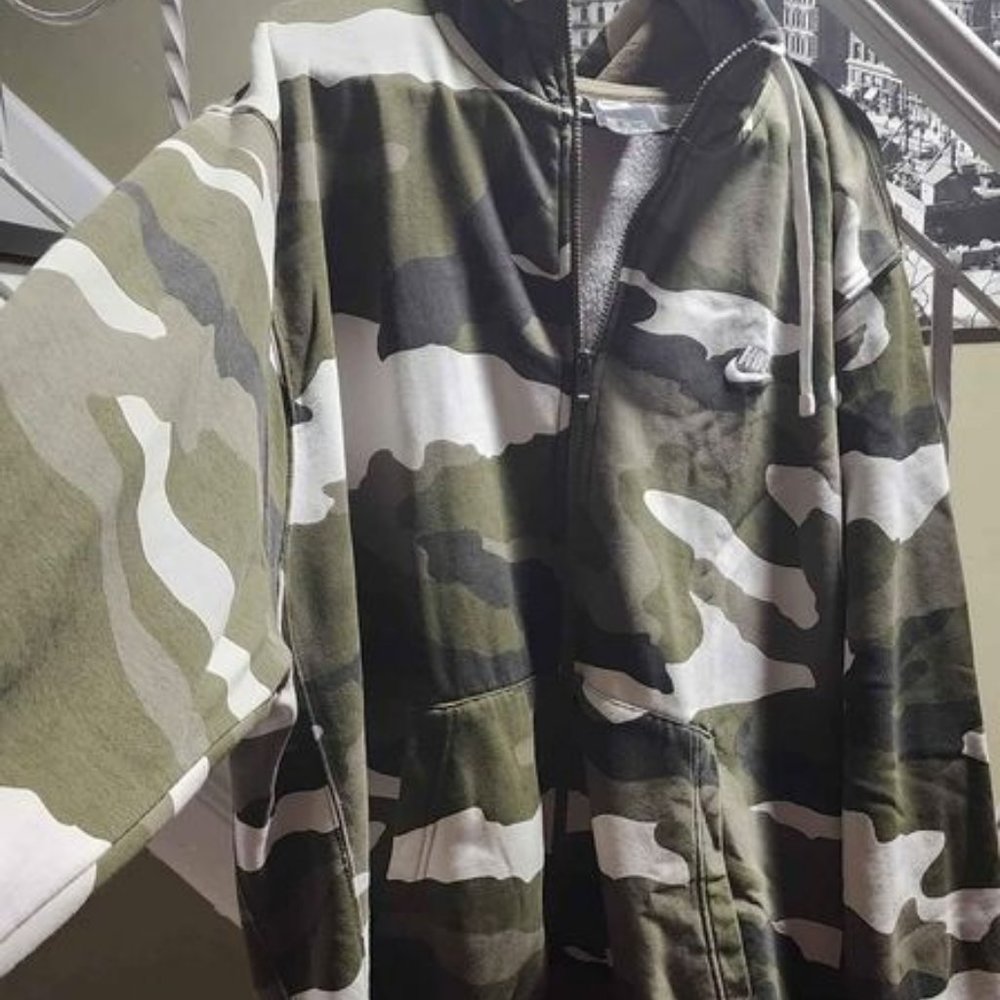 Nike Camo Zip up Hoodie XXL